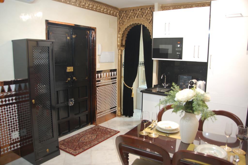 Luxury Apartment Plus Ultra Севиля Екстериор снимка