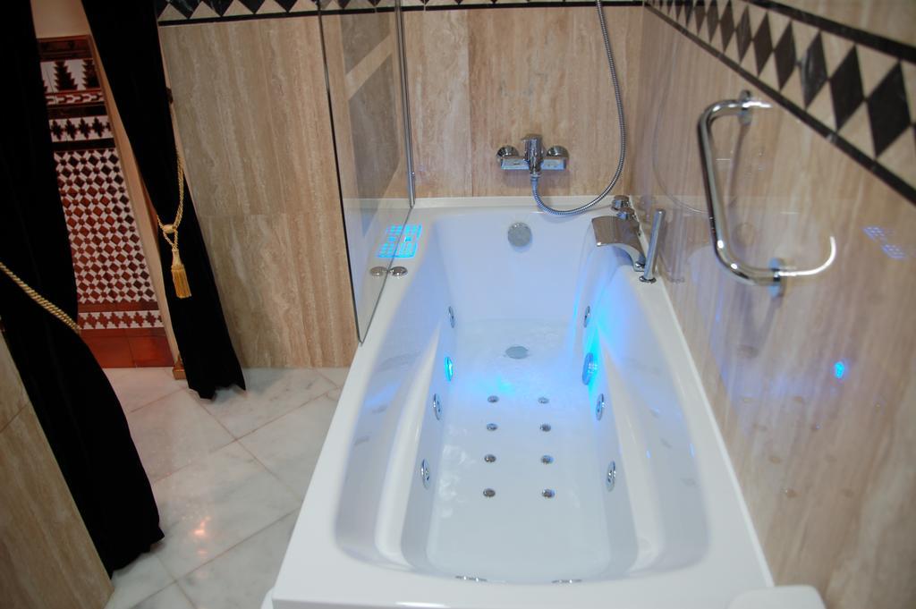 Luxury Apartment Plus Ultra Севиля Екстериор снимка